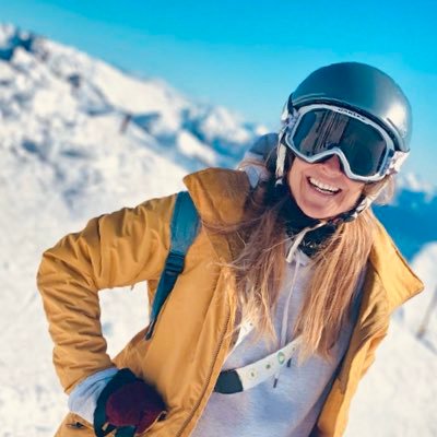 Demasiado Piscis. Prefiero los twits cortos. Luchando por esquivarle a la política. Fan de la nieve y las montañas. La VIDA es UNA.