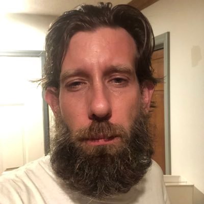 homeless_bag's profile picture. recovering doomer about to relapse :)