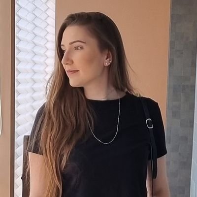 Taurina, 28 anos, administradora e designer de interiores.