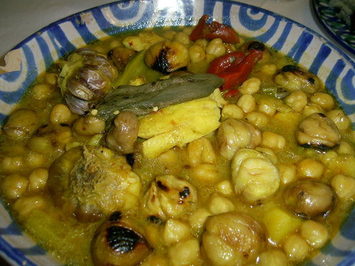 PolicarBizar's profile picture. Entre contrastes, aromas y sabores a vino, en la altiplanicie del Valle de Alhama de la Comarca de Guadix me encuentro mirando la Cara Norte de Sierra Nevada.