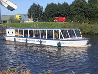 Rondvaarten in Wedderveer en de Blauwestad! Ook verzorgen wij uw dagje uit met 1 van onze 6 klassieke bussen.