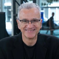 Vittorio Viarengo (@careandkickbutt) Twitter profile photo