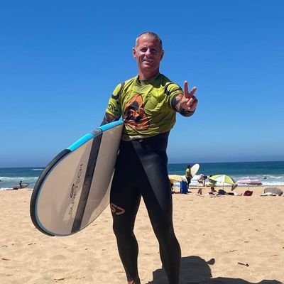 Bassist,. Sportleraar, suppen,surfen ,boksen, kickboksen.. triathlon. natuurliefhebber. hippy😊 . Portugal -Carrapateira,Roparun,
het is geen verse vis