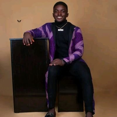 Am a fashion designer, caterer and a musician 🥰❤️🌹