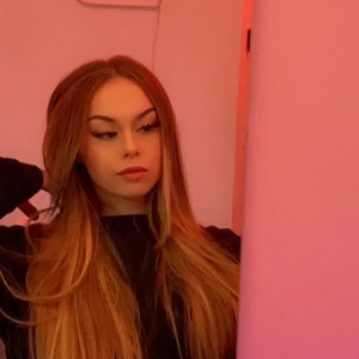 lucyanne_27's profile picture. october’s very own