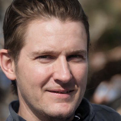 localagent888's profile picture. Multi-award winning Cairns real estate agent. Armchair economist. Former KFC manager.