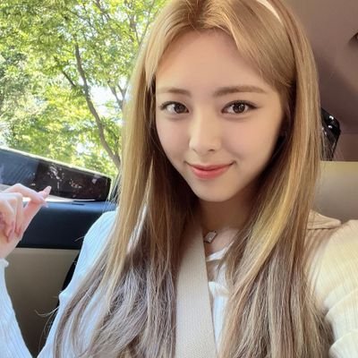 2003 𓆩♡𓆪 unequivocally a baby, nevertheless, milquetoast lassie isn't her style. irremovable yet zestful blossoming element of itzy, shin yuna.