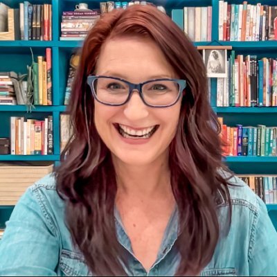 Acquisitions Editor, Author, and Podcaster. Rarely on Twitter. Find me on Instagram @lisajobaker