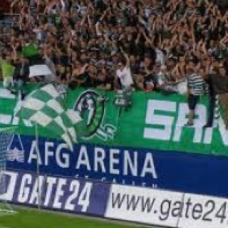 SG du bisch üsi Stadt,
SG du bisch üse Club,
SG mir wönd di Siige gseh,
SG s`cha nüt schöners geh 

FC St.Gallen. Fans ein Lebenlang!