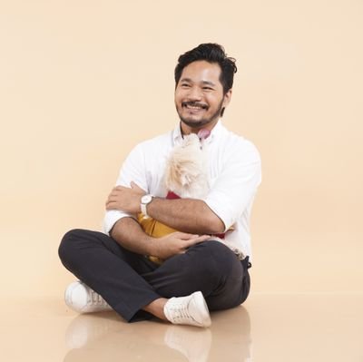 Foodie. Home chef. Occasional survivalist. Longing traveler. From Hospitality to Software Engineer at #100Devs