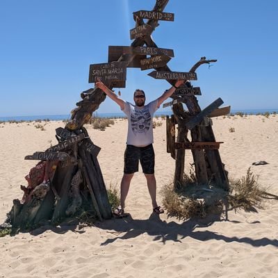 IOnlyWannaUK's profile picture. ⚗ 🎸🎮🐶🐠 Out of Darkness Cometh Light WWFC STH. 💛🐺🖤