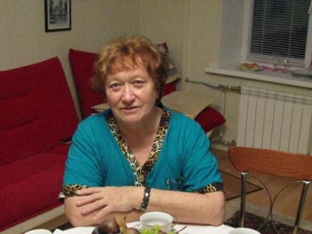 Мне 71 год. Я инженер-строитель, заслуженный строитель России. Сейчас на пенсии. Работала главным строителем ОАО ПроектНИИстройдормаш.