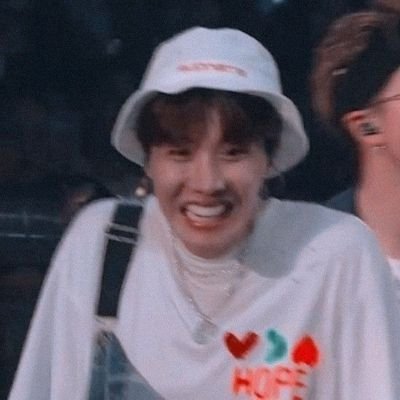 fan acc for @bts_twt  //ot7// Hobi my bambi boy// Baepsae enthusiastic //slow in dms // @218BASELINE🤍