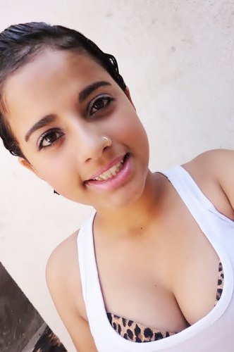 . DistααQ