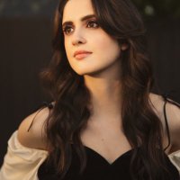 Laura Marano Updates (@lauranotified) 's Twitter Profile