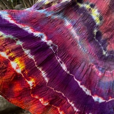 Tie Dyes & Paintings made in the high rockies 🏔️🌈 One woman small business. Shop through link below & DM for customs!