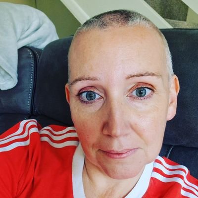 Green eyed Sporty Chick
looking for Adventure fighting breast cancer 🎀