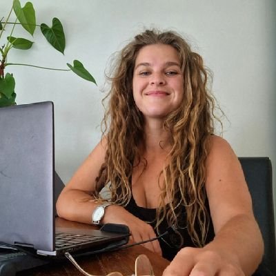 At work: SEO-consultant. At home: mother and musician. Data lover ❤️