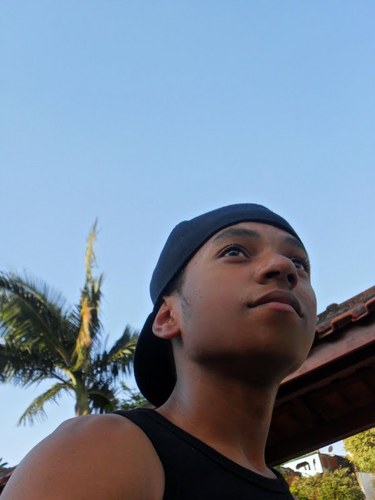 Muito prazer sou o Flavio mas conhecido como Flavinho, danço Free step,Gosto de Eletro,Rock ,Hip-hop ,Sou Sincero , gente boa,Simpatico se vc quer mais #Follow
