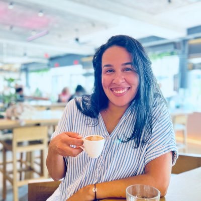 Food & travel writer living on Martha’s Vineyard, giving you all my favorite food suggestions, all while managing social over at https://t.co/IAdJ151qz1 ✨