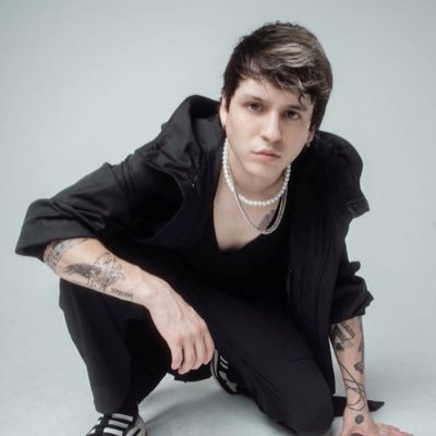 Cuenta de apreciación, archivo fotográfico y videográfico de @christophervele (1/4 de CNCO). Activa notificaciones para no perderte nada🔔
