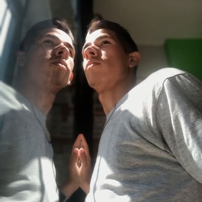 Soy twink en contra de mi voluntad 🫠
A veces virgen, a veces puto 🫣😏🌈
No sé lo que es un 🍆🍑 si tienes prueba envía un DM es para una tarea. 🤫