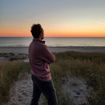 Pugiee9's profile picture. 💔 forever heartbroken 💔