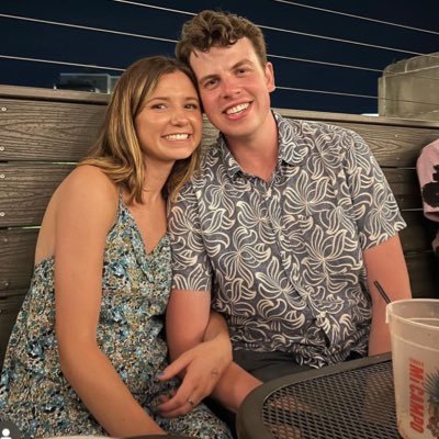 iblowfatclouds's profile picture. Willing to debate anything but I don’t believe in science so don’t come at me with that bullshit 💯