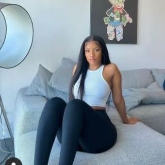 DavidNa35327353's profile picture. 