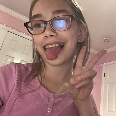 Benton MS student - Currently searching for my teachers - Dark humor - Has discord