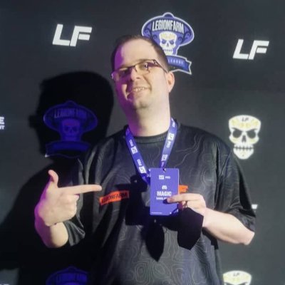 Pro Warzone Player/Coach at https://t.co/XTVxw1kO5U
Warzone streamer at https://t.co/BlWrAht3vz