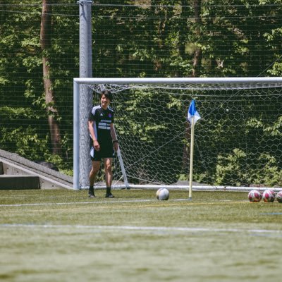 サッカー指導者。 新潟県出身 GKや女子サッカー界の発展を目指して活動しています🌱現所属：FCふじざくら山梨