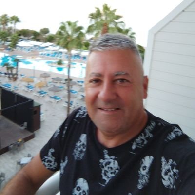 EmilioGuarino's profile picture. Valenciano, valencianista, fallero, paellero, vendedor de ilusiones desde los 18 años, etc etc