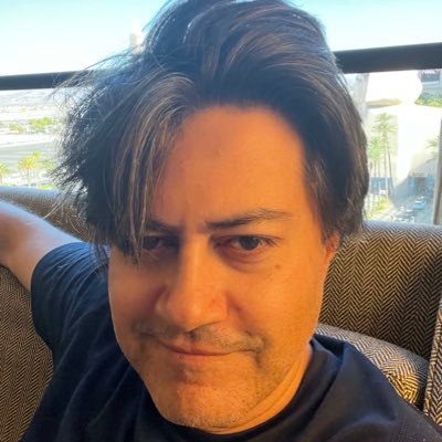 FarshadTavakol7's profile picture. 