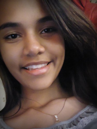 (...) ella curte um funk, ella é de balada, ella gosta da night só não é de beber ♪ ♫ http://t.co/OqM67qjY6X