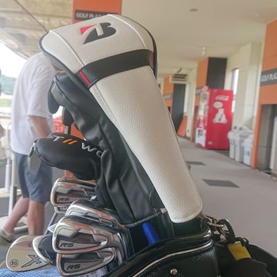 ゴルフ好きで長くやってますが坐骨神経痛を患い中々上達しないです!ゴルフ⛳友達募集中です。Gファン🐇ベスト86ですがおじさんゴルファーです。宜しくお願いします～😂
投資や勧誘はブロックです!