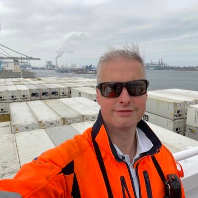 Personal Opinion only! Maritime Pilot Rotterdam - Ships - Maneuvering -🇳🇱🇧🇬- Father of Twins - Husband  - Cycling - Audio - Food - Finance