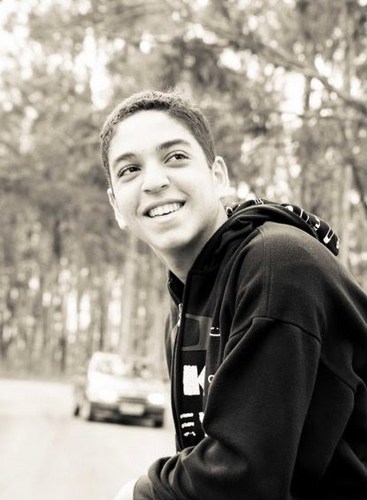 Cristão, estudante de ensino médio, torcedor fanático do América de Natal e apaixonado por Comunicação social. Futuro Telejornalista, se Deus quizer!