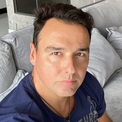 Toniber21's profile picture. Tá ofuscado ma até que vai 🇪🇪🇪🇪🇪🇪🇪🇪🇪🇪🇪🇪🇪🇪🇪🇪G R Ê M I O 🥇🥇⚽️⚽️