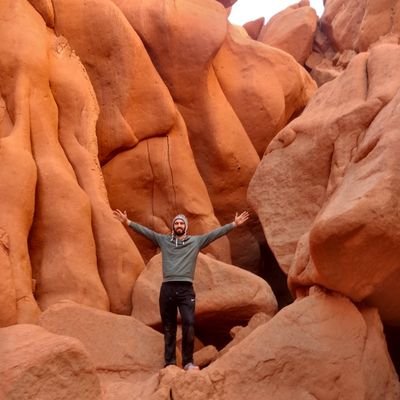JoaquinDaHouse's profile picture. Be pragmatic. Not professional Twitter. Opinions are my own.

Cooperation pays even among rivals.