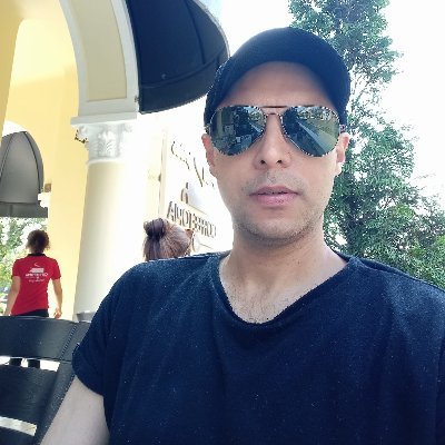 blockchain and generalist software engineer. tech entrepreneur. rugby analyst.
