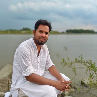 বাঁচুন সাহসের সাথে,ভালোবাসুন আবেগের সাথে,সম্মান করুন শ্রদ্ধার সাথে,ইবাদত করুন বিনয়ের সাথে।
সর্বাবস্থায় মহান আল্লাহর উপর ভরসা রাখুন।