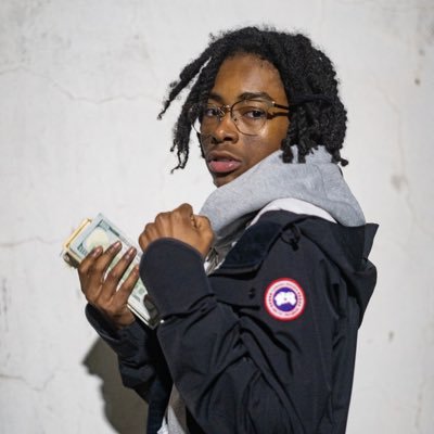 1 of none • https://t.co/QZYTbuNuqR • Artist / Influencer 🦈 Content Creator • Weekly Streams & Uploads || @sevknots