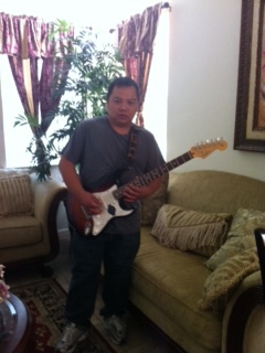 Computer and smartphone junkie that loves music and guitar...
