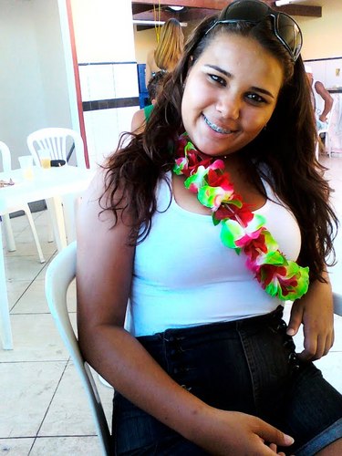 Sou uma pessoa que leva a vida que tem e agradece a Deus todos dias por ela, Sou Feeeliz :)