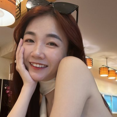 BichChi0506's profile picture. Once you start loving someone, it’s hard to stop…