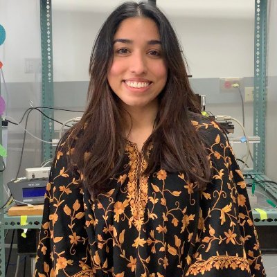 NatashaWarikoo's profile picture. MD/PhD student 
Guardian of soulmate dogs
Lover of mountains