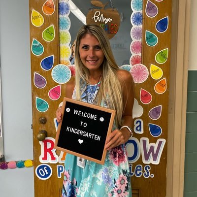 Kindergarten Teacher at Parkway Elementary School🍏🍎👩🏻🏫