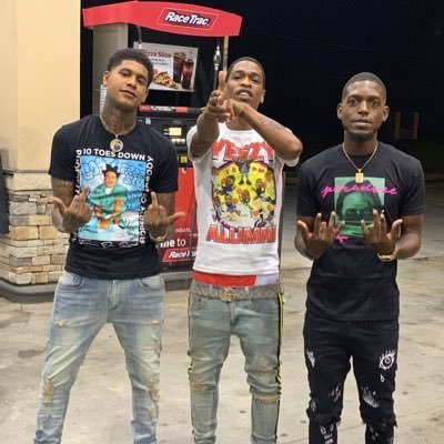 when the smoke clear & everybody disappear ima still be here #FreeMyBruddas #HungerSociety🤟🏿❤️🤞