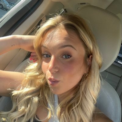 AlexisR41426859's profile picture. 